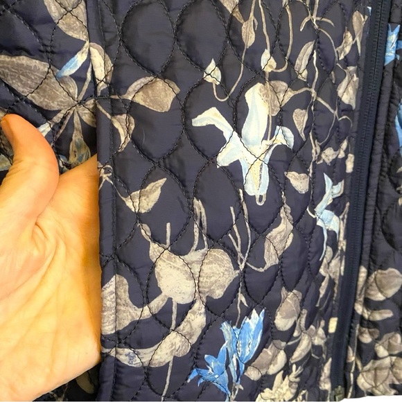 Lands End Packable Primaloft Insulated Blue Floral Jacket Size M (10/12) - Picture 5 of 9